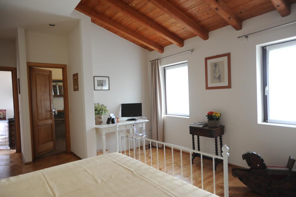 Monte Maino Bed & Breakfast Desenzano del Garda Pokoj fotografie